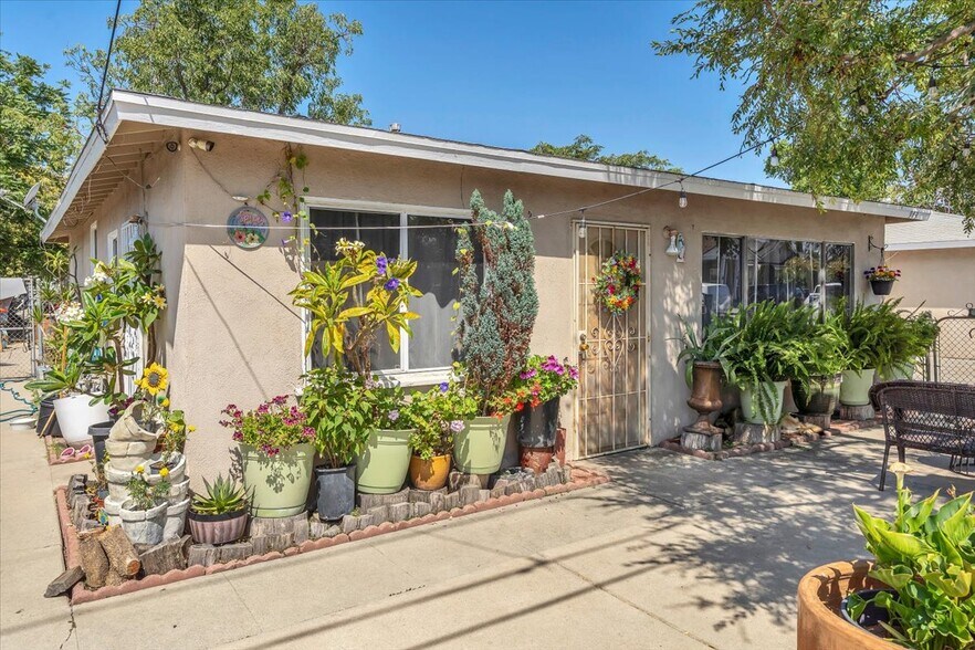 More Photos Of 607 W La Jolla St, Placentia Apartments For Sale
