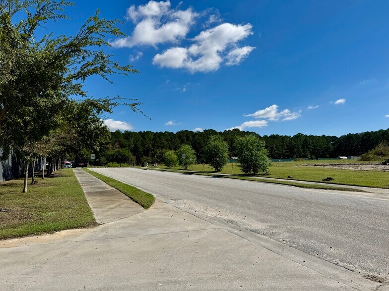 More Photos Of 7192 Design St, North Charleston Land For Lease