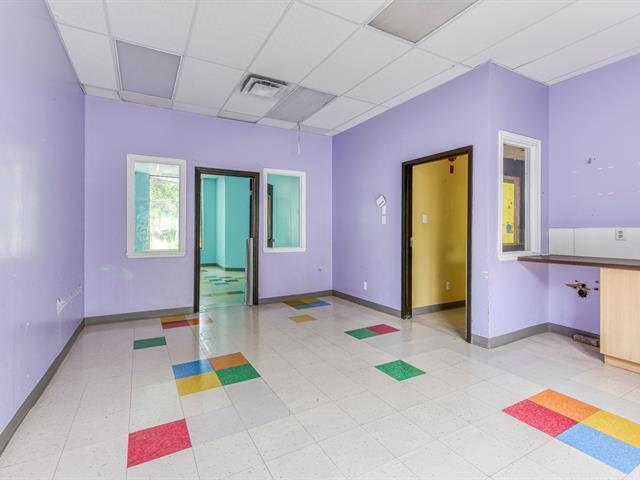 More Photos Of 1905 Rue De Salaberry, Montréal Storefront Retail Office For Sale