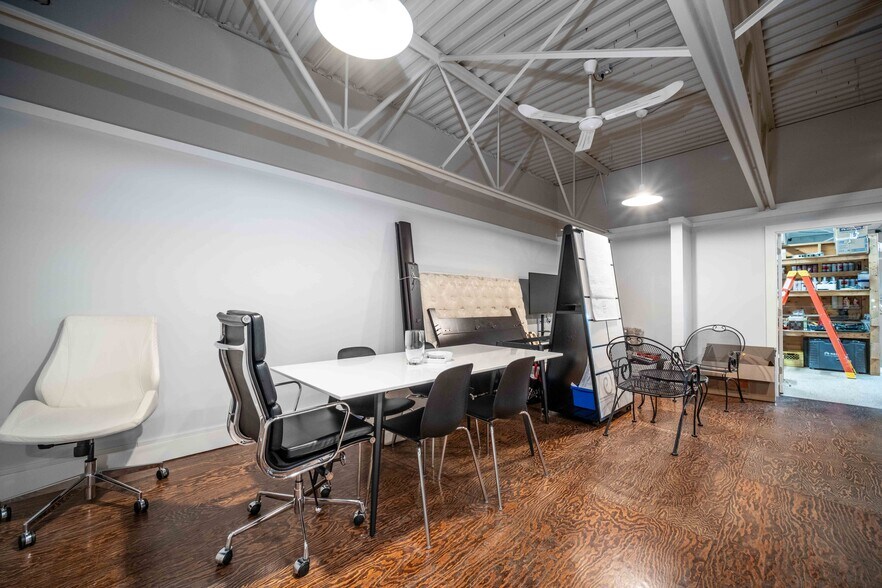 More Photos Of 9267-9295 Shaughnessy St, Vancouver Warehouse For Sale