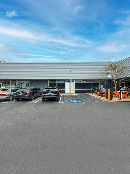 More Photos Of 5600 San Vicente Blvd, Los Angeles Unknown For Lease