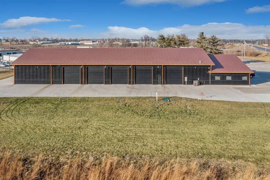 More Photos Of 33083 Ute Ave, Waukee Flex For Sale