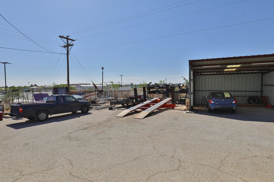 More Photos Of 10762 Montana Ave, El Paso Auto Repair For Sale