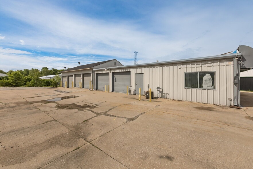 More Photos Of 4516 S St Peters Pky, Saint Charles Auto Dealership For Sale