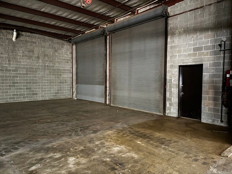 More Photos Of 201 N Pacific St, Conroe Freestanding For Lease
