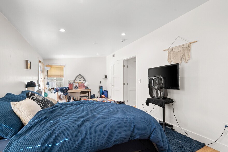 More Photos Of 420 Capitola Road Ext, Santa Cruz Apartments For Sale