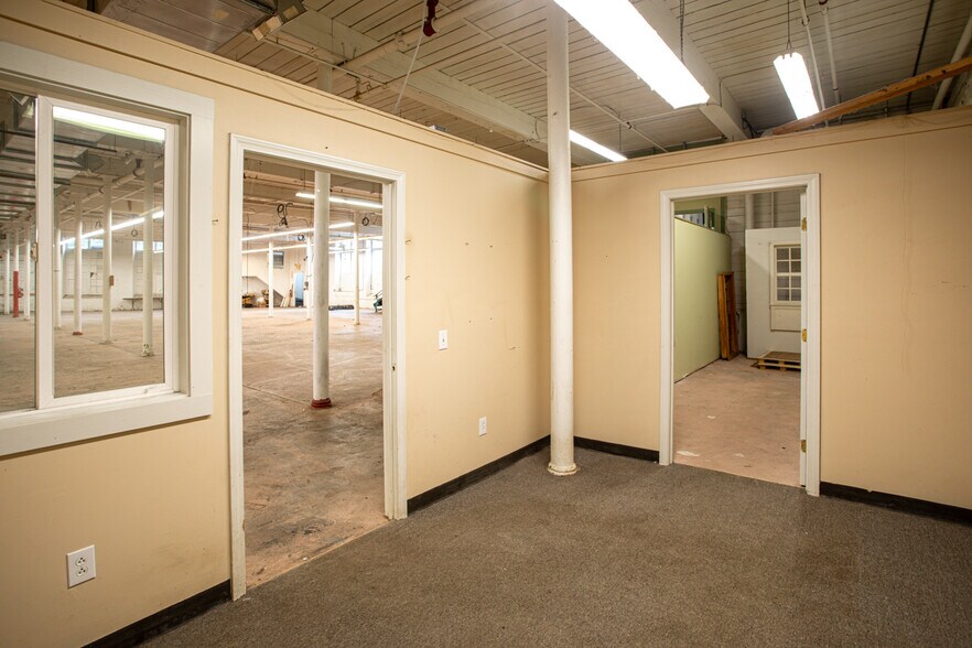 More Photos Of 15 Shaw St, Fall River Manufacturing For Lease