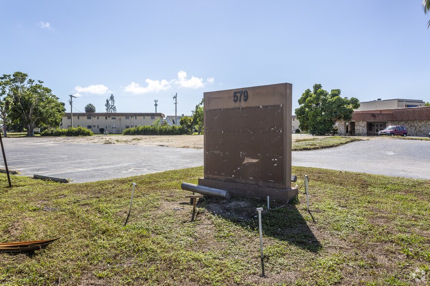 More Photos Of 579 E Elkcam Cir, Marco Island Land For Lease