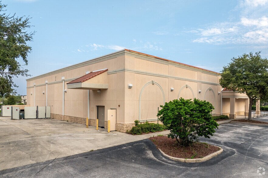 More Photos Of 5886 Conroy Windermere Rd, Orlando Freestanding For Lease