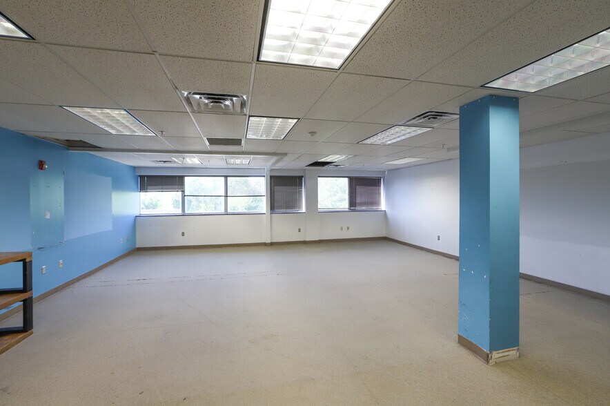 More Photos Of 184 Salem Ave, Dayton Office Residential For Lease