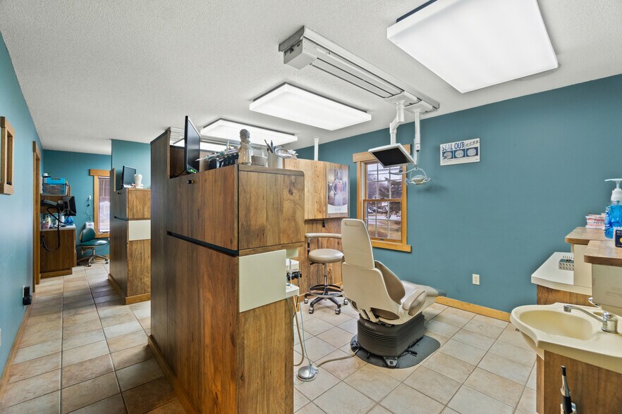 More Photos Of 197 Norwich New London Tpke, Uncasville Medical For Sale