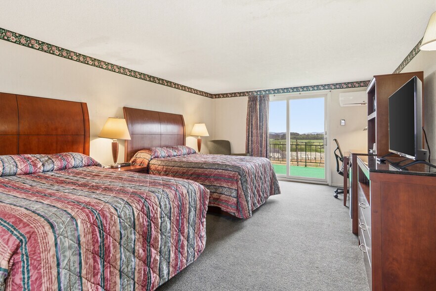 More Photos Of 6920 Motor Inn Dr, Huntingdon Hotel For Sale