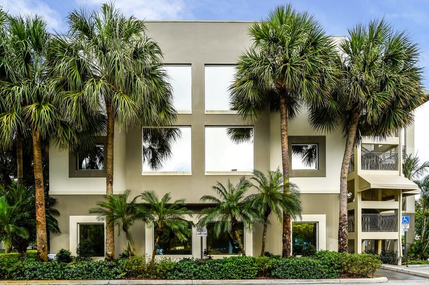 More Photos Of 401 Fairway Dr, Deerfield Beach Loft Creative Space For Lease