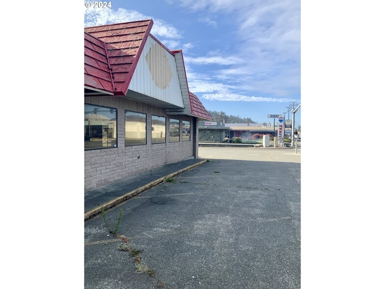 More Photos Of 29565 Ellensburg Ave, Gold Beach Fast Food For Sale