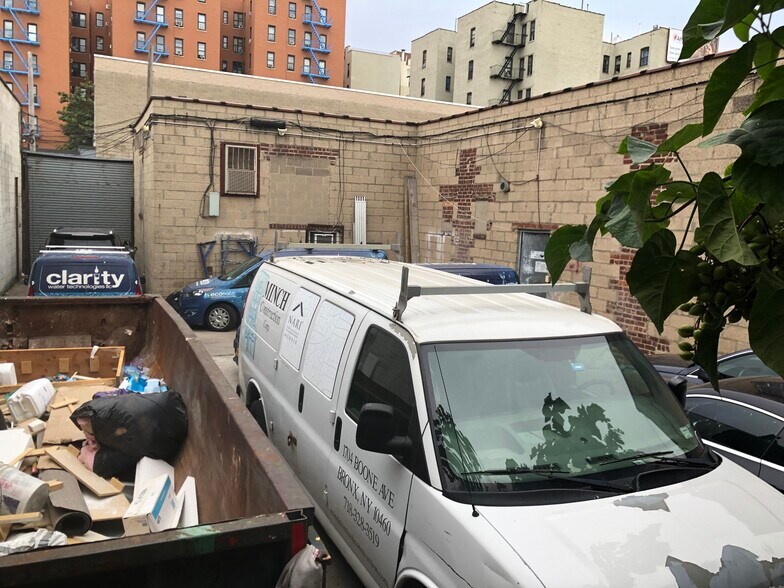 More Photos Of 1704 Boone Ave, Bronx Industrial For Lease