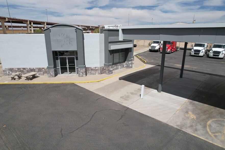 More Photos Of 1421 Rv Dr, El Paso Contractor Storage Yard For Lease