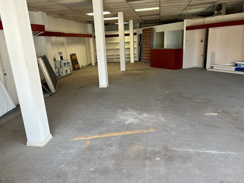 More Photos Of 1101 Noble St, Anniston General Retail For Sale