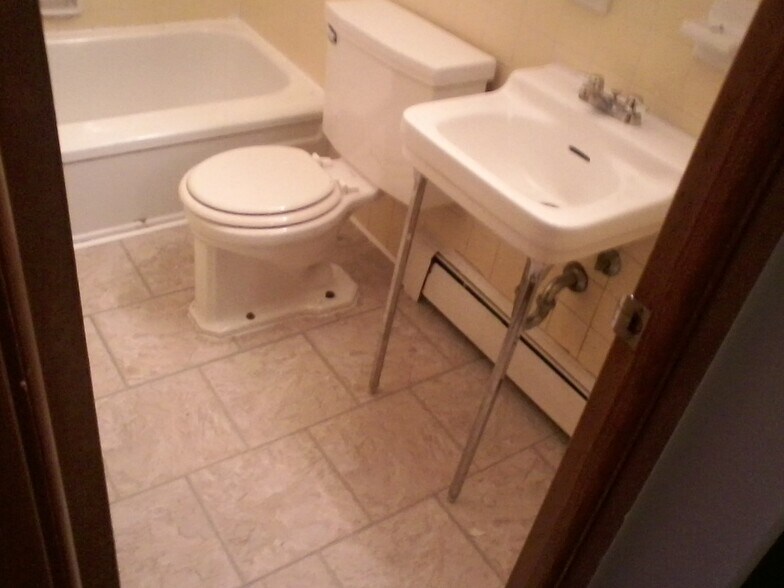 More Photos Of 1845 Cliffview Rd, Cleveland Apartments For Sale