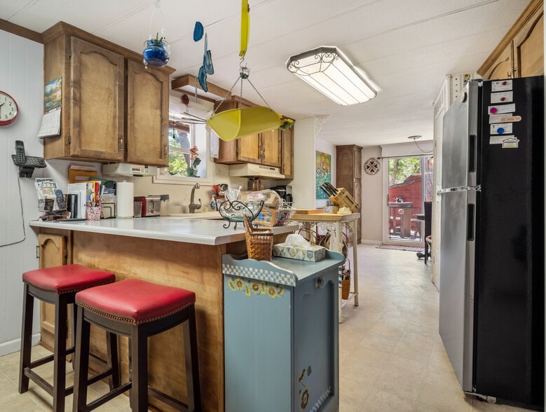 More Photos Of 106705 US Highway 395, Coleville Hotel For Sale