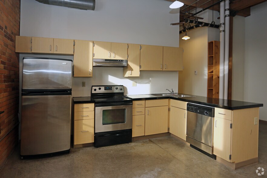 More Photos Of 87 N Clinton Ave, Rochester Apartments For Lease