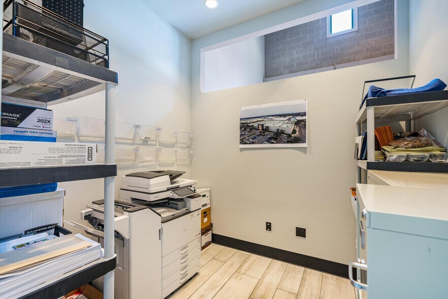 More Photos Of 3305 SW 37th Ave, Miami Office For Sale