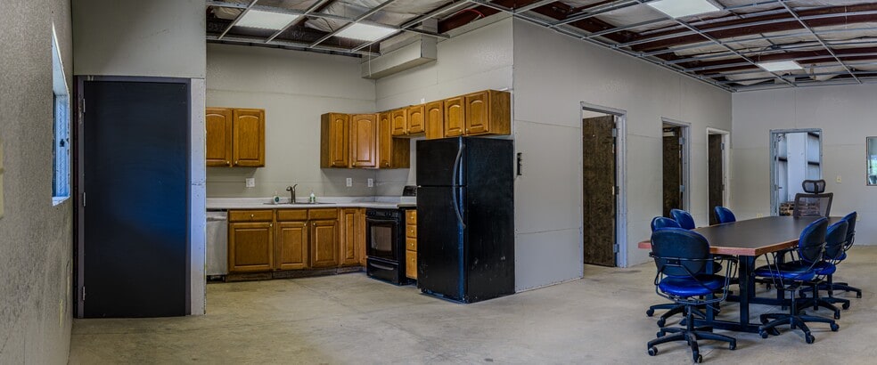 More Photos Of 5205 Cleveland Massillon Rd, Norton Manufacturing For Lease