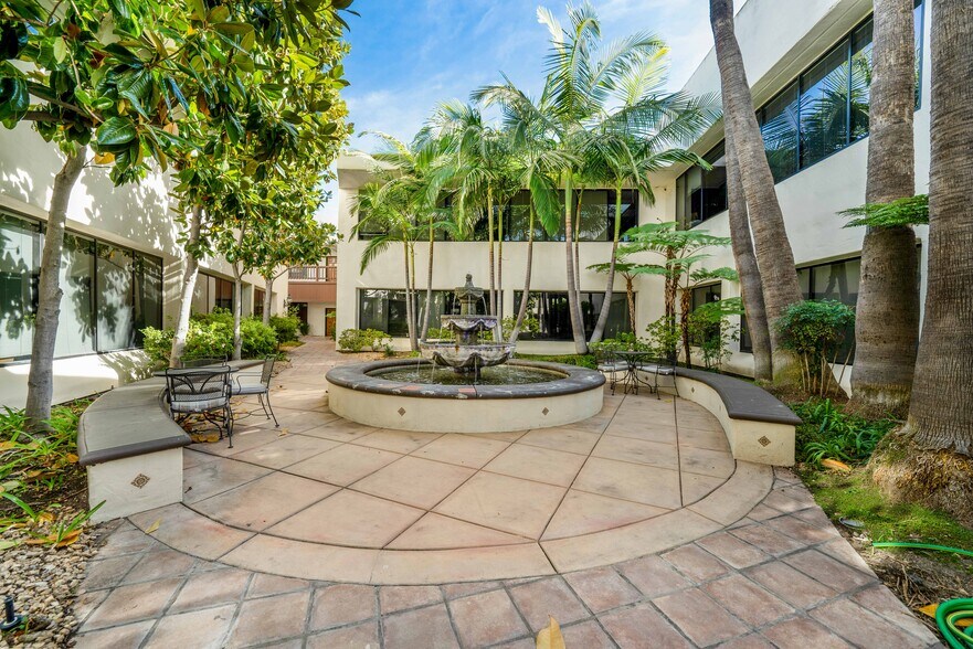 More Photos Of 30423 Canwood St, Agoura Hills Office For Sale