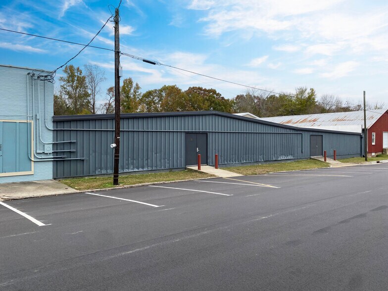 More Photos Of 125 W Vance St, Zebulon Storefront Retail Office For Sale