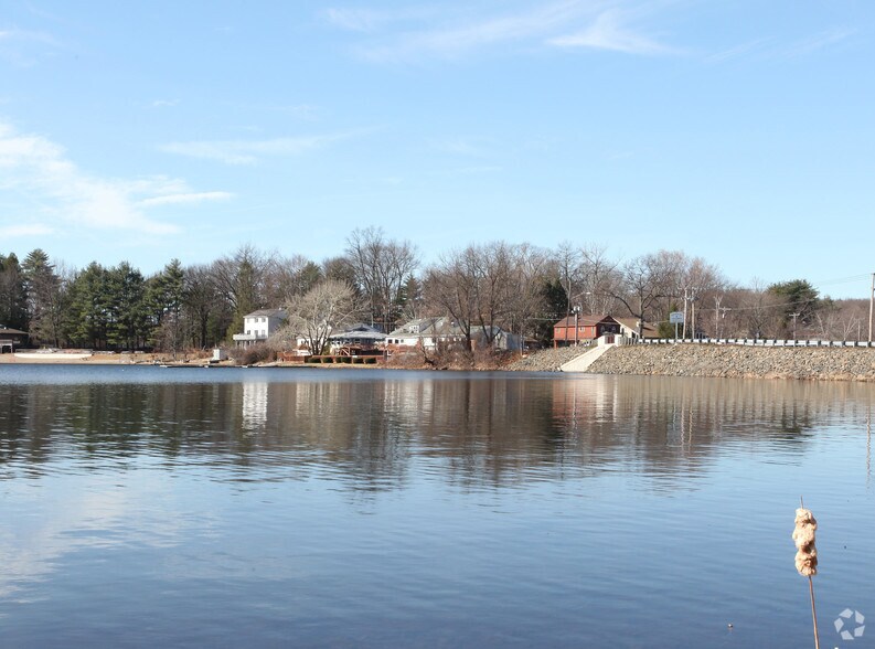 More Photos Of 141 Congamond Rd, Southwick Restaurant For Lease