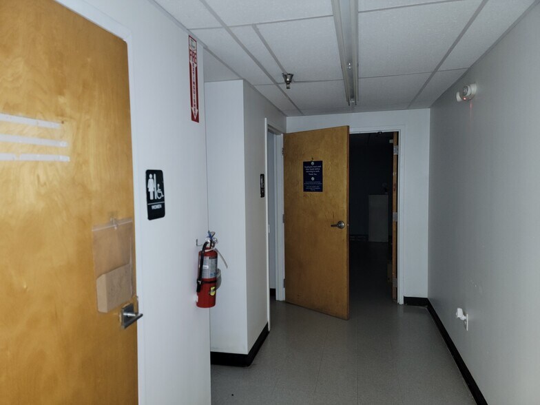 More Photos Of 908 Anderson St, Piedmont General Retail For Lease