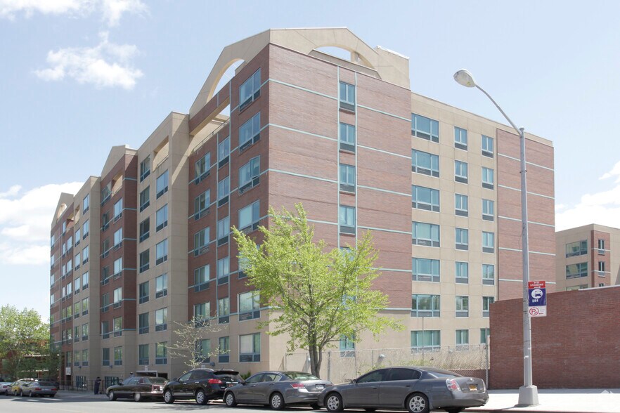 More Photos Of 7102 Park Ave, Fresh Meadows Apartments For Lease