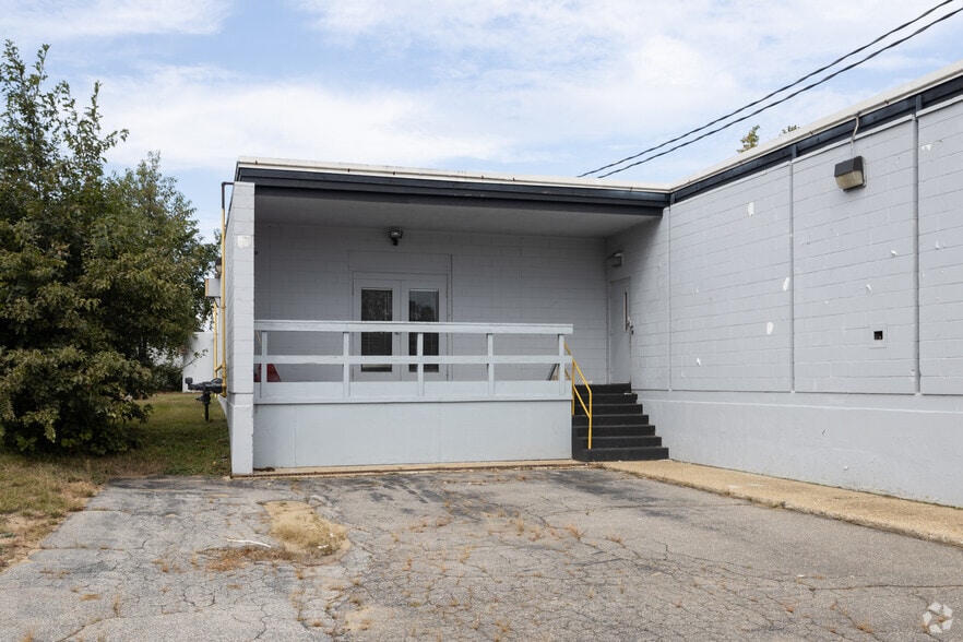 More Photos Of 99 Airport Rd, Concord Manufacturing For Sale