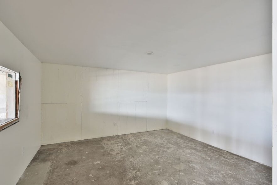 More Photos Of 7312-7318 S Western Ave, Los Angeles Auto Repair For Sale