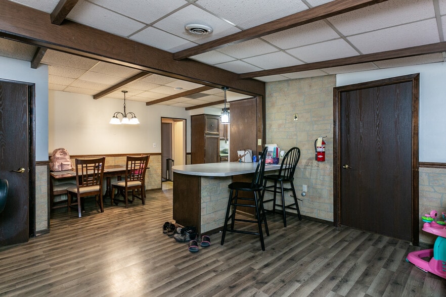 More Photos Of 105 S Jefferson St, Millstadt Storefront For Sale