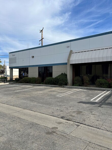 More Photos Of 7250 Bandini Blvd, Commerce Warehouse For Lease