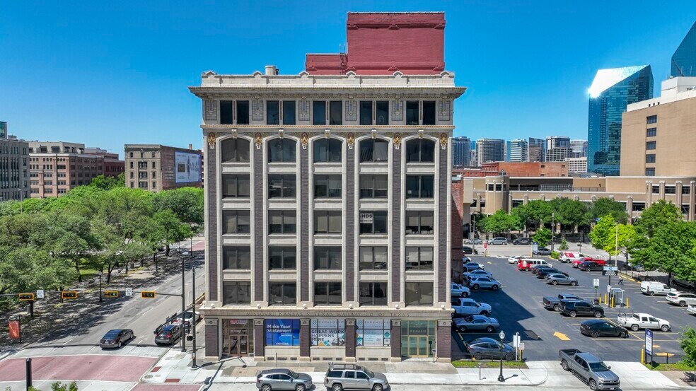 More Photos Of 701 Commerce St, Dallas Office For Sale
