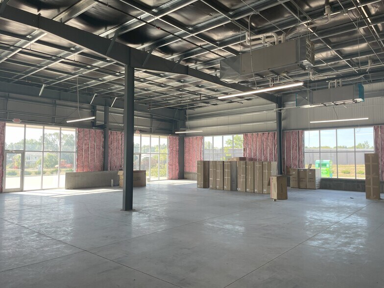 Primary Photo Of 2240 Fletcher Ave, Lincoln Showroom For Lease