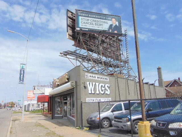 More Photos Of 15390 Gratiot Ave, Detroit Storefront For Sale
