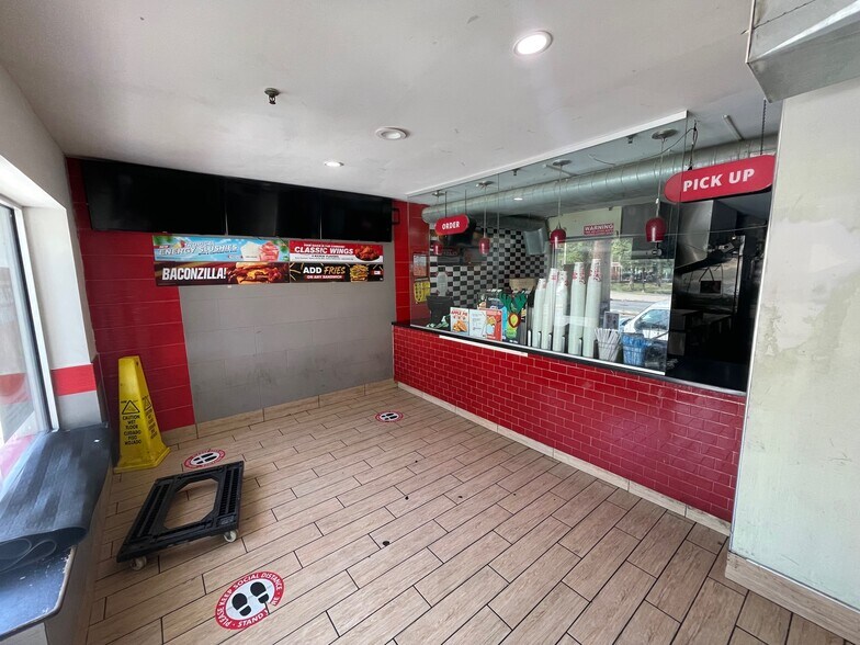 More Photos Of 133-18 Guy R Brewer Blvd, Jamaica Fast Food For Lease