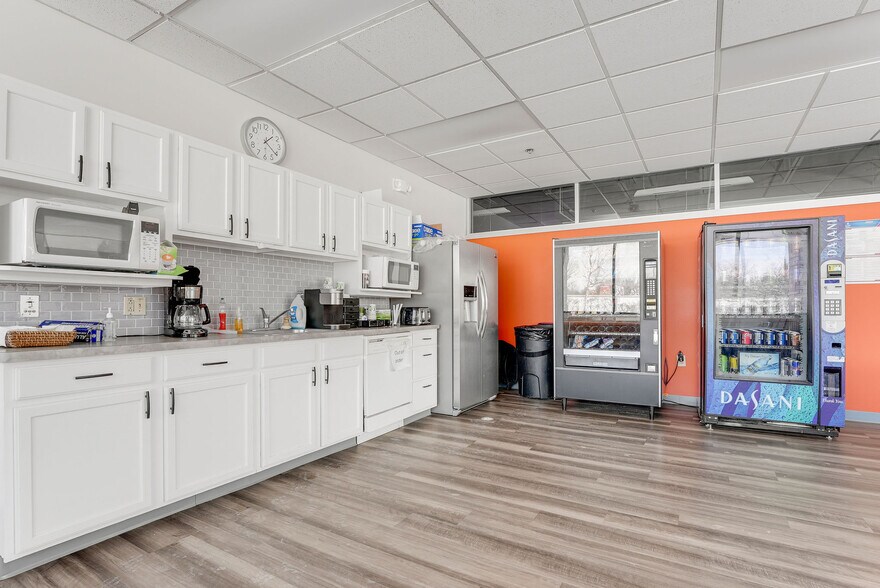 More Photos Of 8959 Tyler Blvd, Mentor Manufacturing For Sale