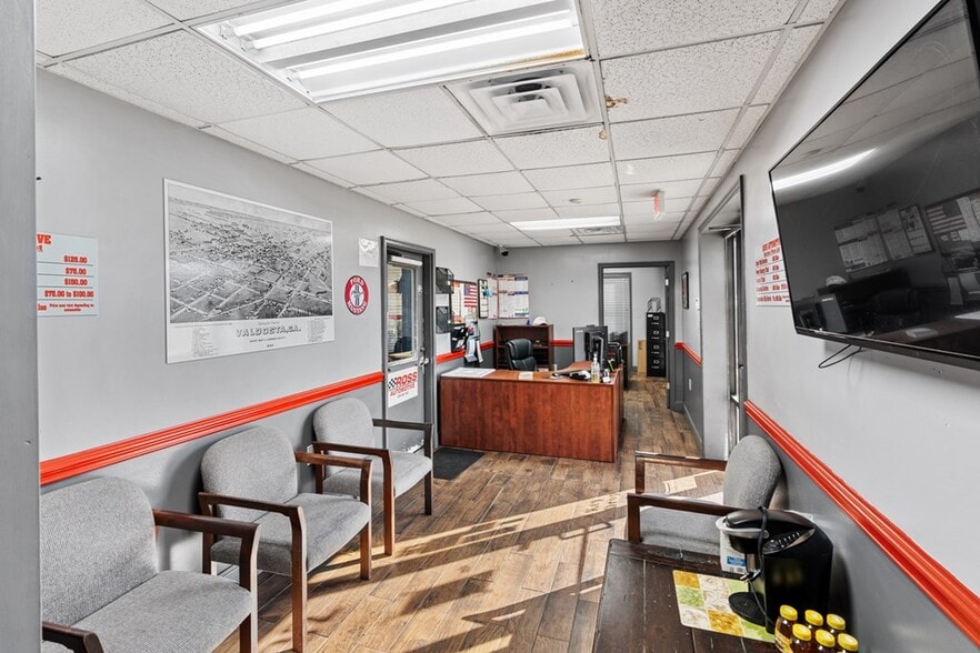 More Photos Of 432 Connell Rd, Valdosta Service For Sale