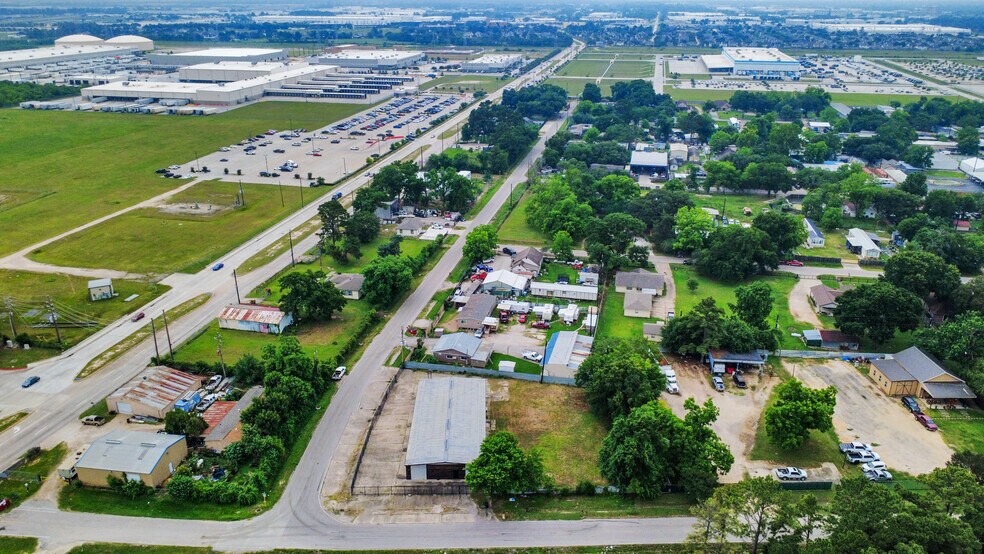More Photos Of 8603 Shoal Creek Dr, Houston Warehouse For Sale