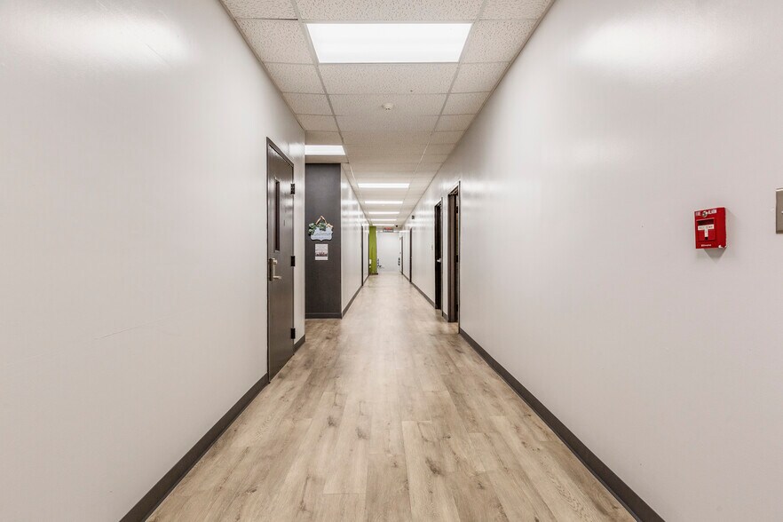 More Photos Of 11515 Highway 31, Sellersburg Light Distribution For Lease