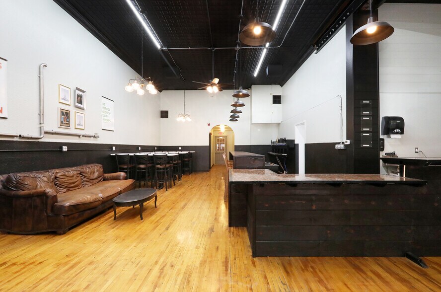 More Photos Of 1119 6th st, Nevada General Retail For Sale