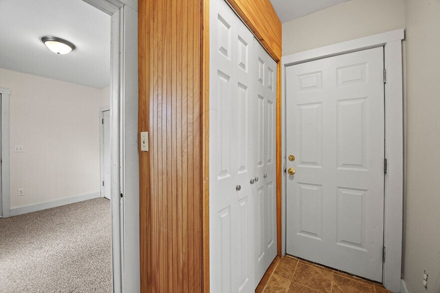 More Photos Of 18 Elm St, Rocky Hill Office Residential For Sale