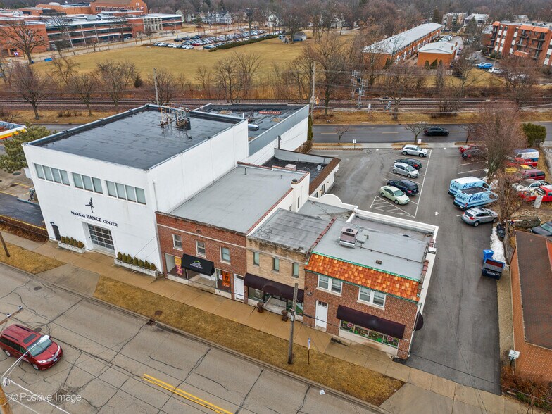 More Photos Of 2109-2119 Green Bay Rd, Highland Park Storefront Retail Residential For Sale