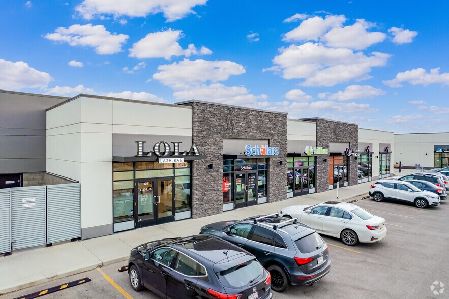 Primary Photo Of 722 85th St SW, Calgary Storefront For Lease