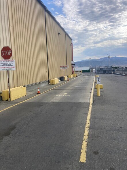 More Photos Of 483 El Camino Real S, Salinas Warehouse For Lease