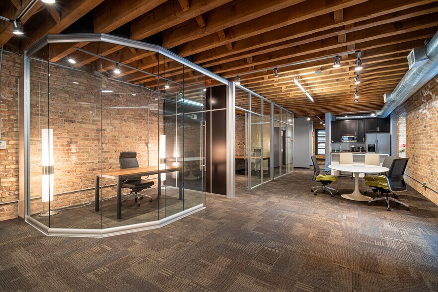 More Photos Of 220-230 W Kinzie St, Chicago Loft Creative Space For Lease
