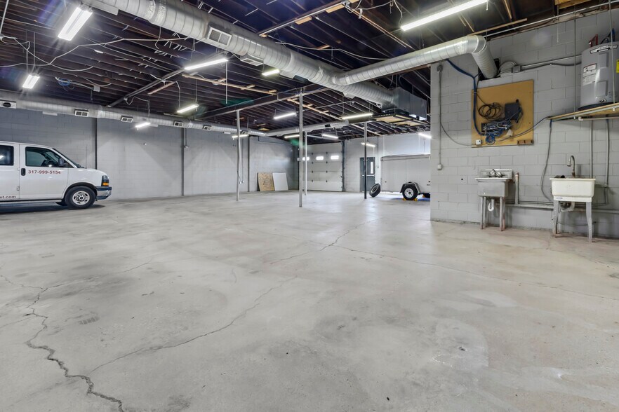 More Photos Of 1417 Commerce Ave, Indianapolis Manufacturing For Lease